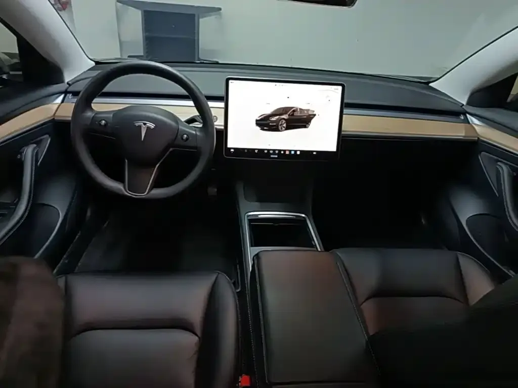 Tesla Model 3 — фото 5