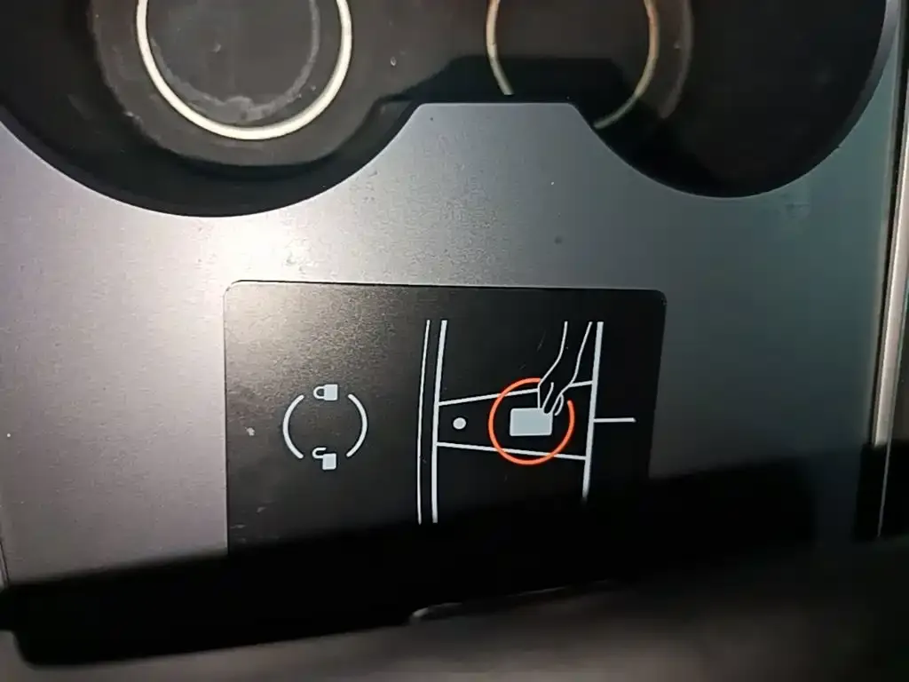 Tesla Model 3 — фото 2
