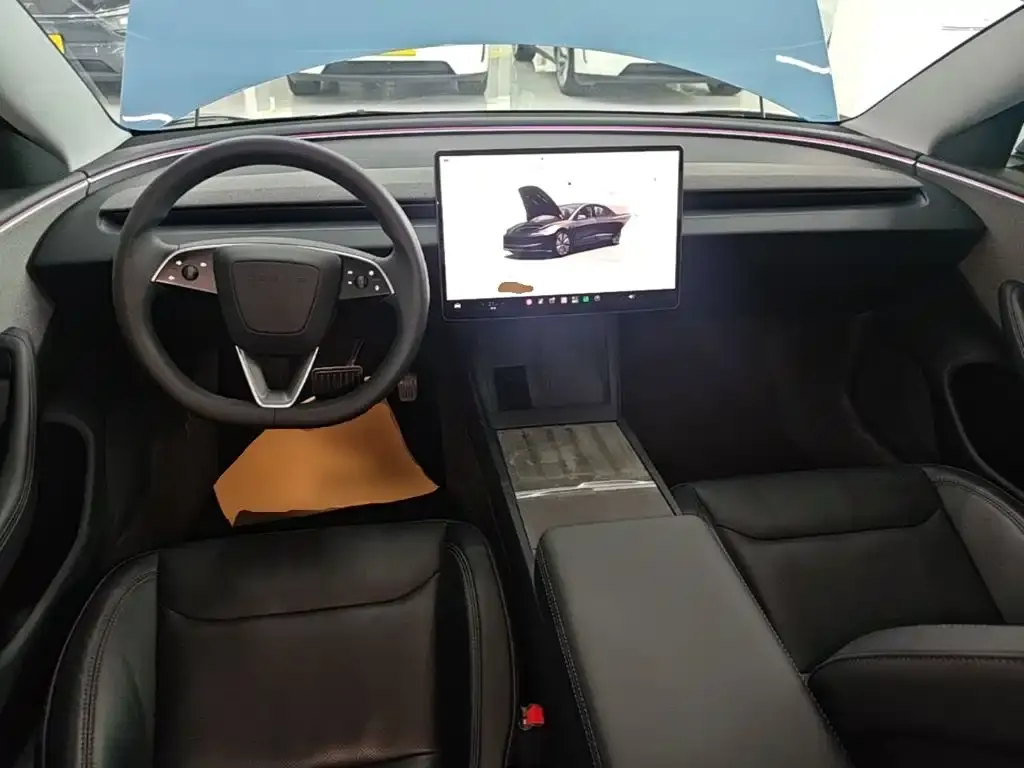 Tesla Model 3 — фото 2