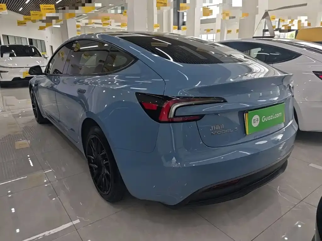 Tesla Model 3 — фото 10