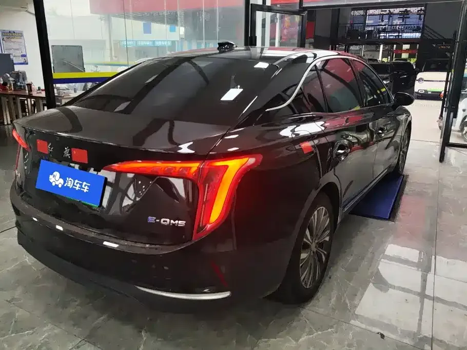 Hongqi E-QM5 — фото 6