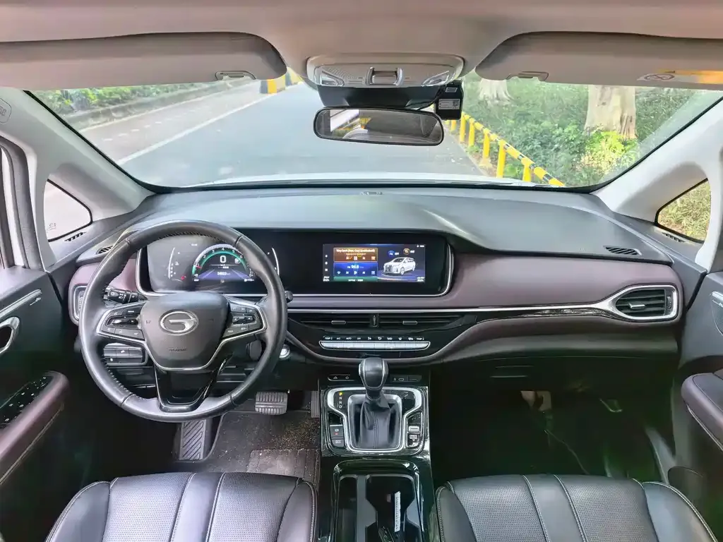 GAC Motor Trumpchi M6 — фото 5