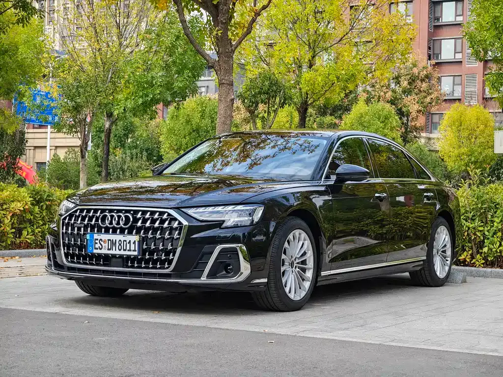 Audi A8 — фото 8