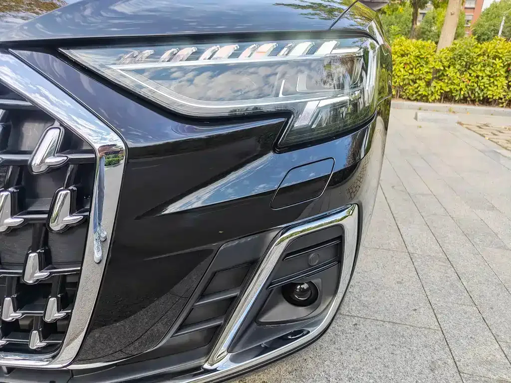 Audi A8 — фото 7