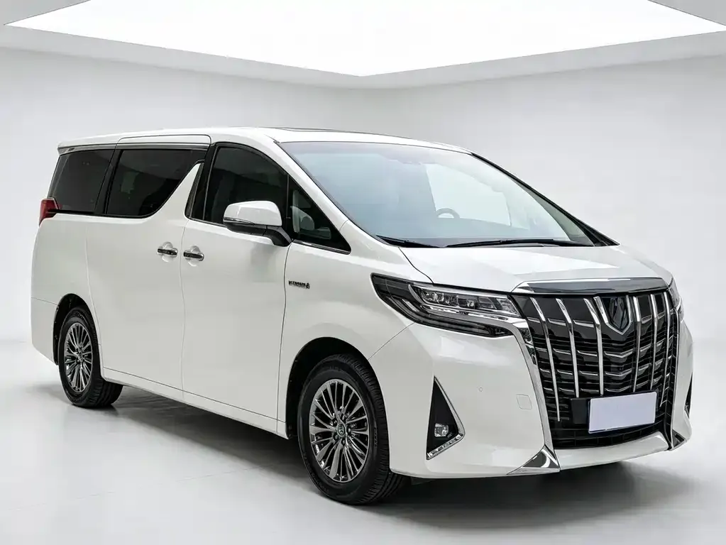 Toyota Alphard — фото 1