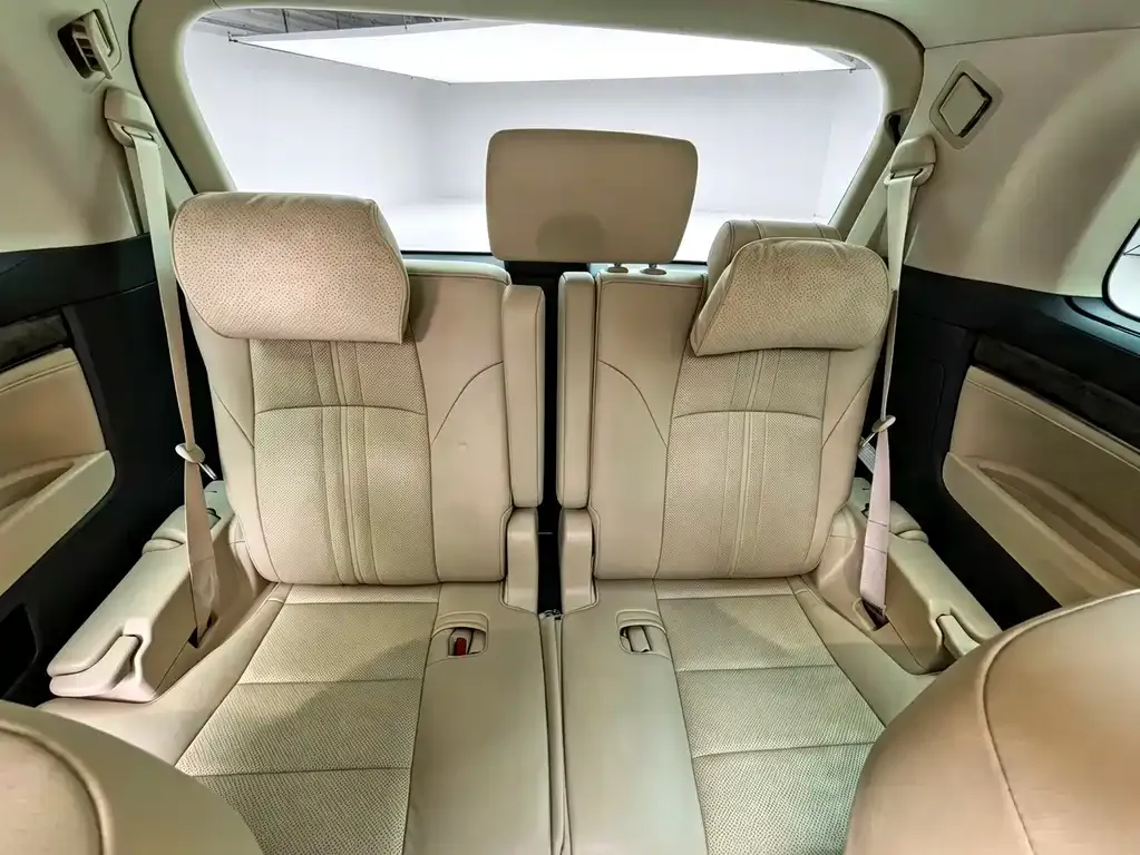 Toyota Alphard — фото 4