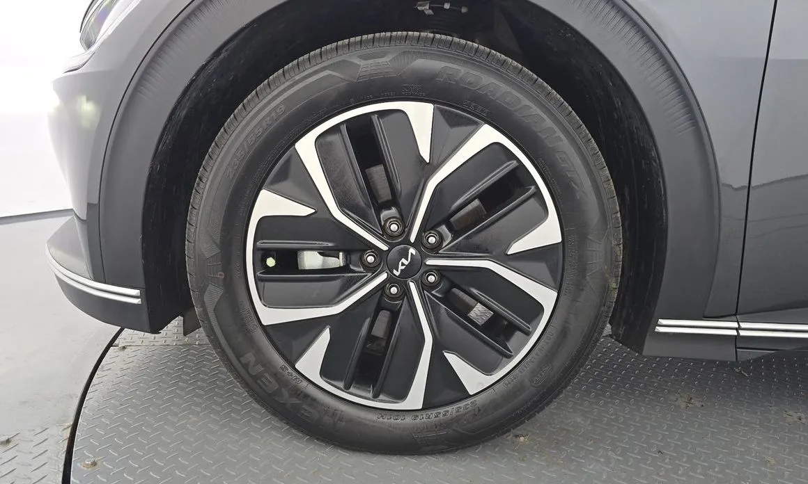 Kia EV6 — фото 8