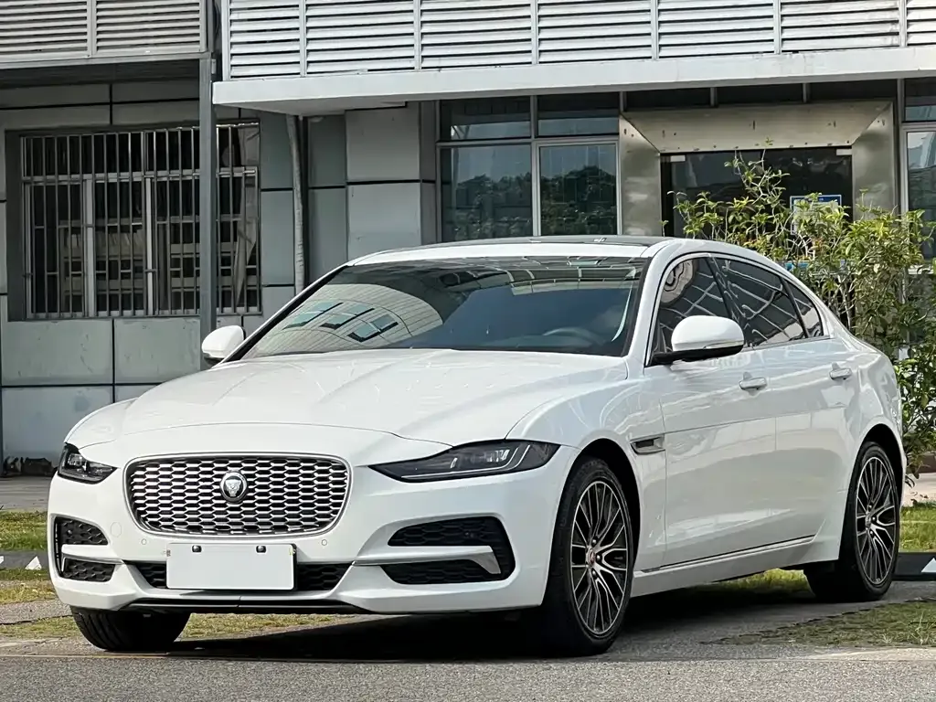 Jaguar XEL — фото 1