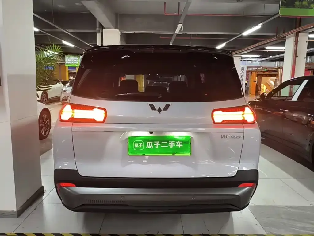 Wuling Xingguang 730 New Energy — фото 8