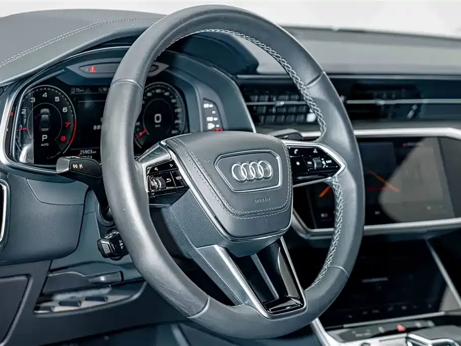 Audi A6L — фото 7