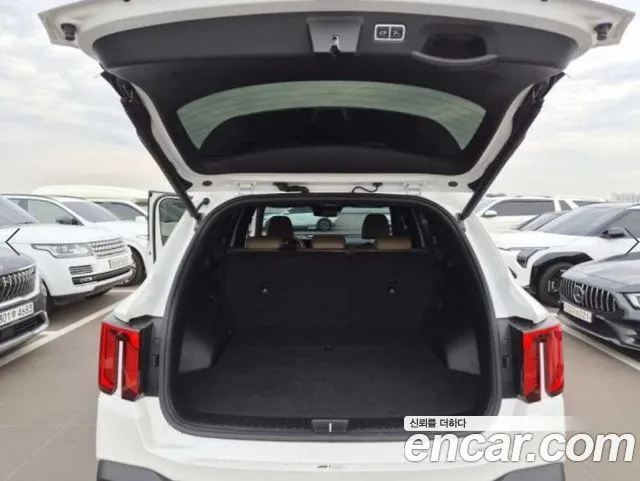 Kia Sorento — фото 9