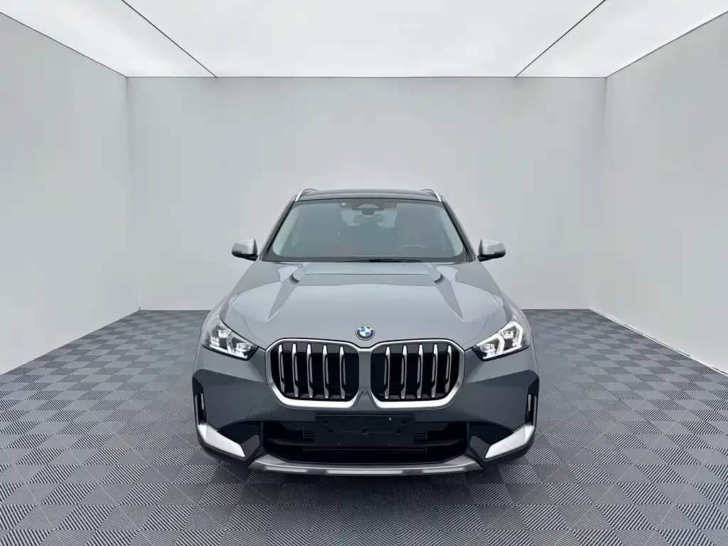 BMW X1 — фото 7