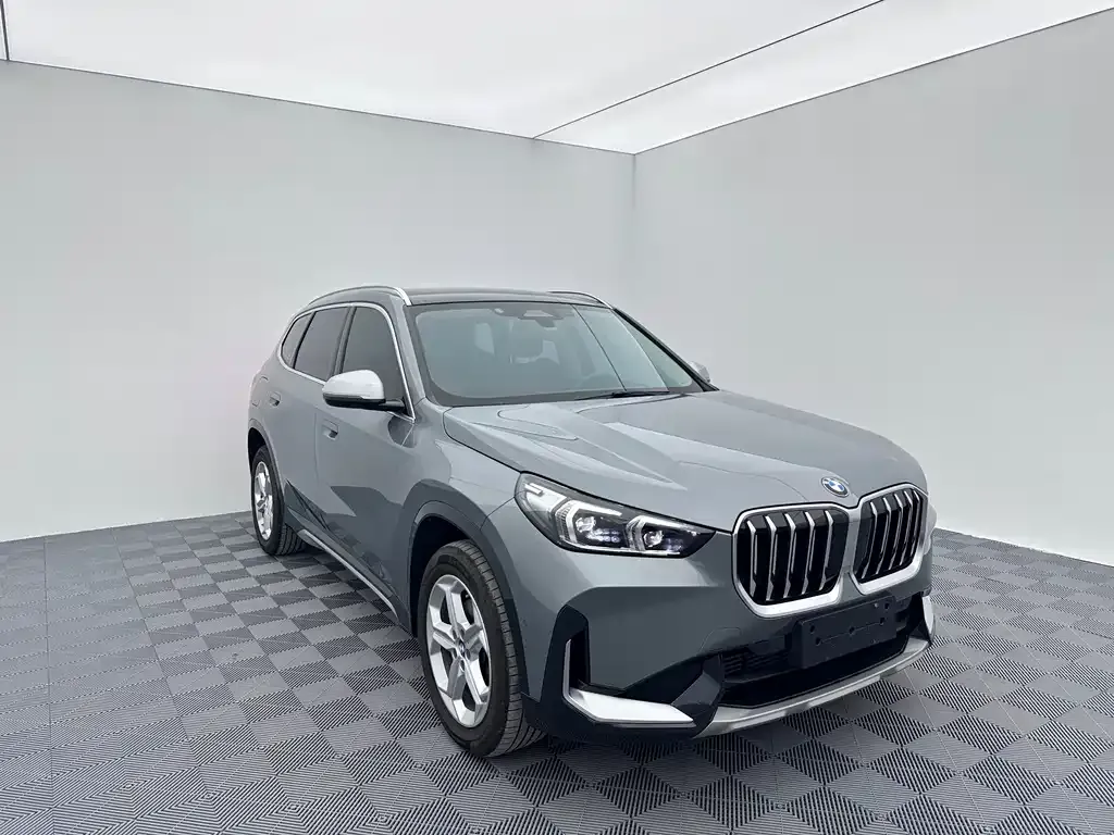 BMW X1 — фото 5