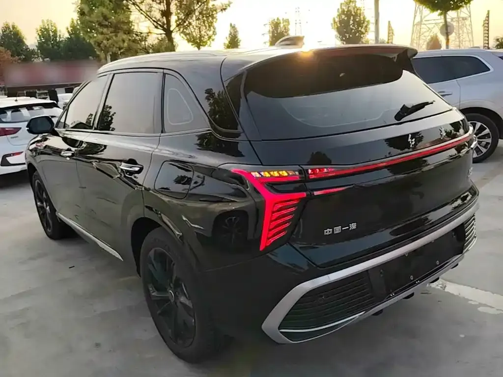 Hongqi HS3 PHEV — фото 7