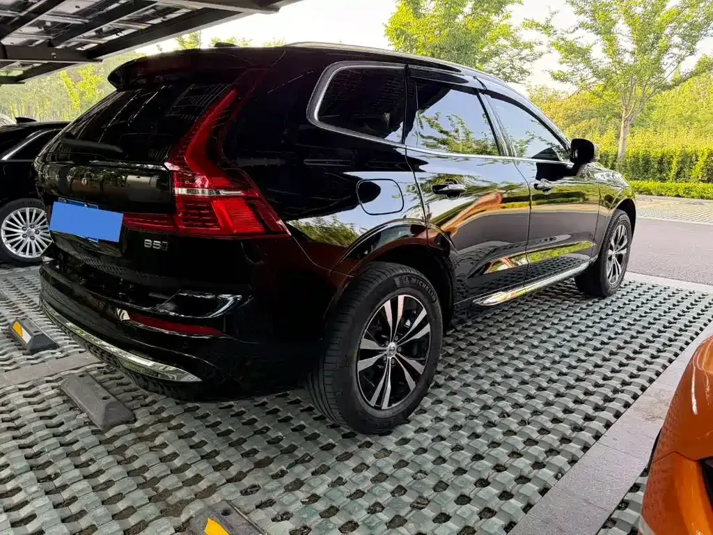 Volvo XC60 — фото 7