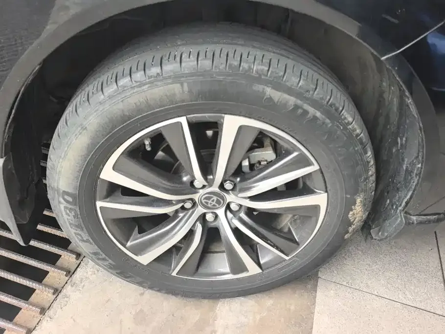 Toyota Harrier — фото 5