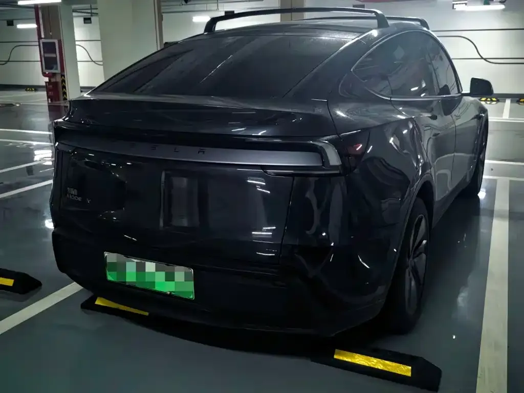 Tesla Model Y — фото 9
