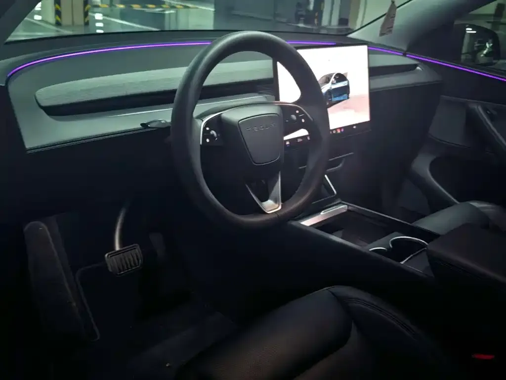 Tesla Model Y — фото 6