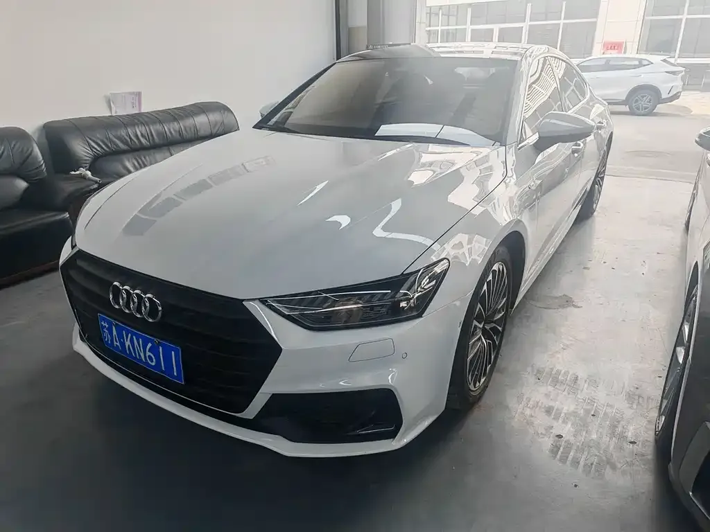 Audi A7 — фото 1