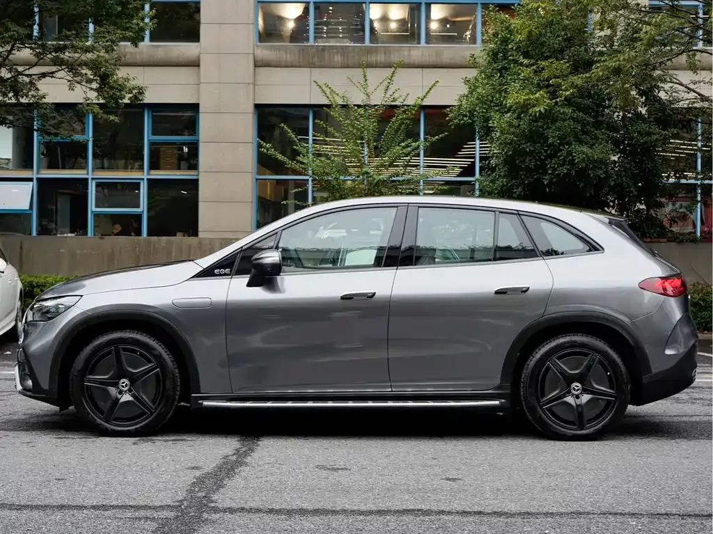Mercedes-Benz EQE SUV — фото 10