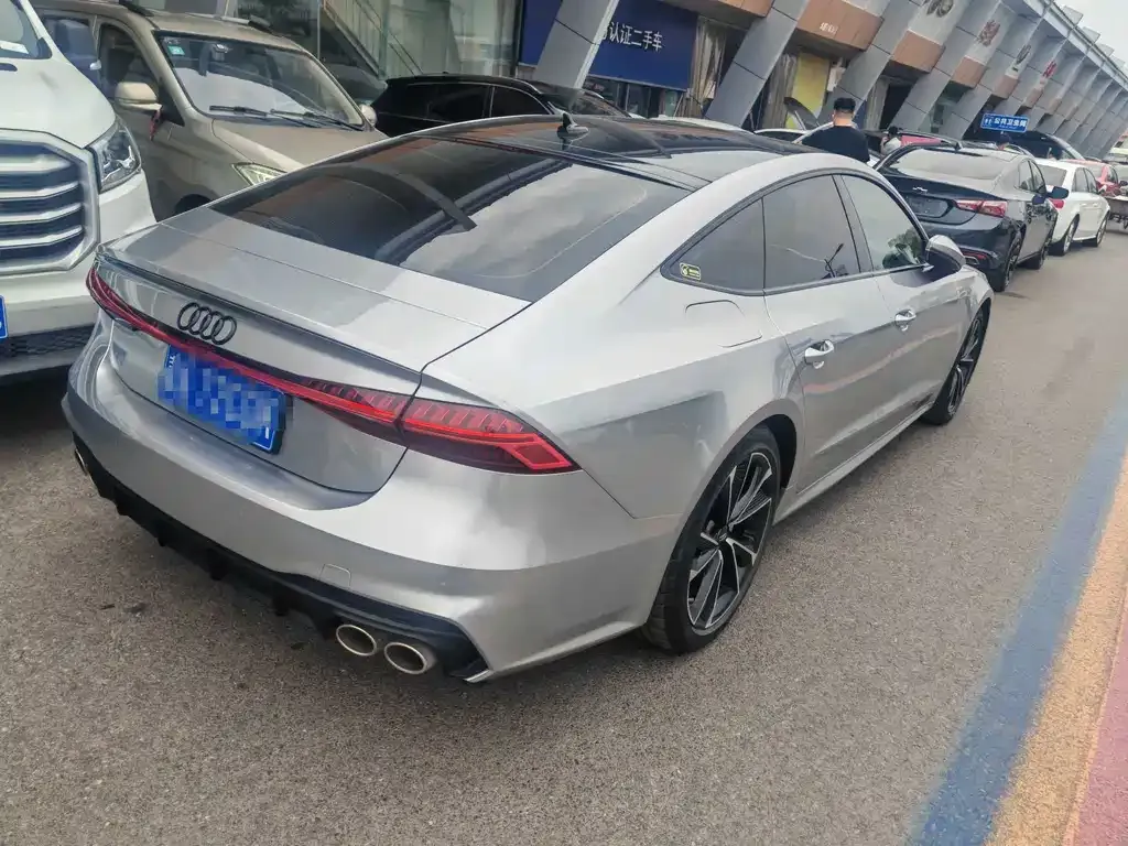 Audi A7 — фото 7