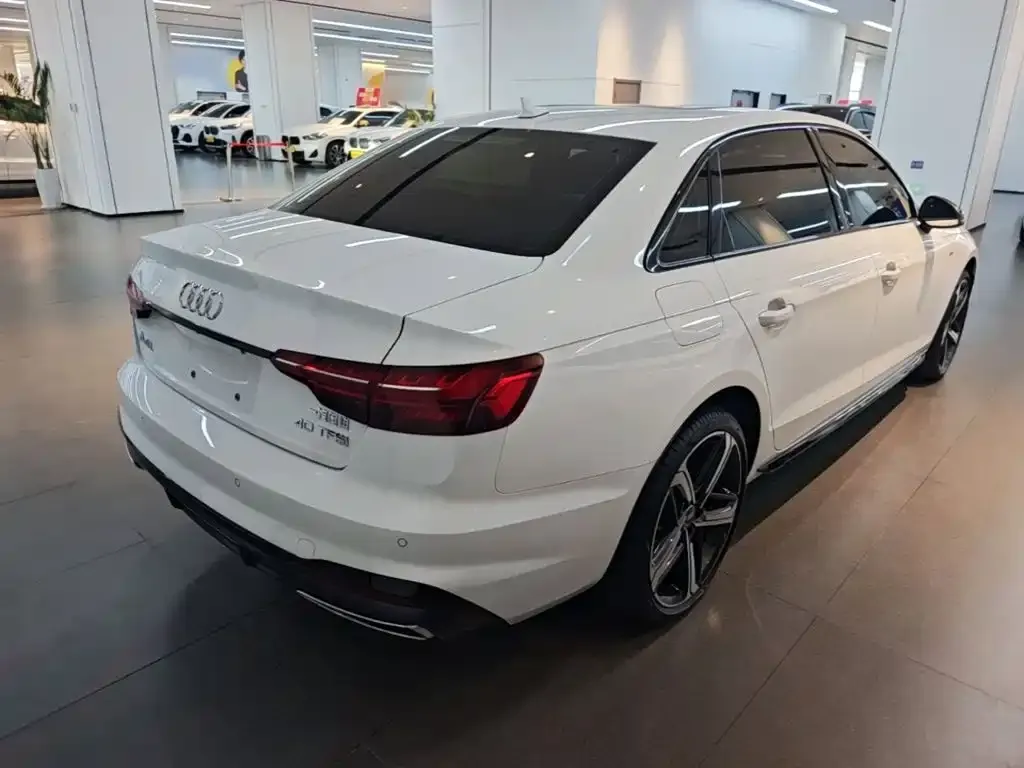 Audi A4L — фото 5