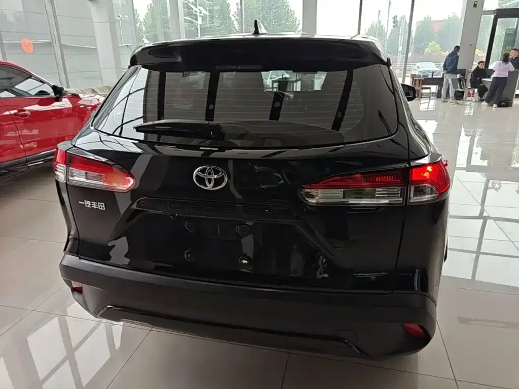 Toyota Corolla Cross — фото 2