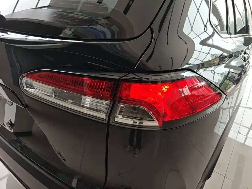 Toyota Corolla Cross — фото 9