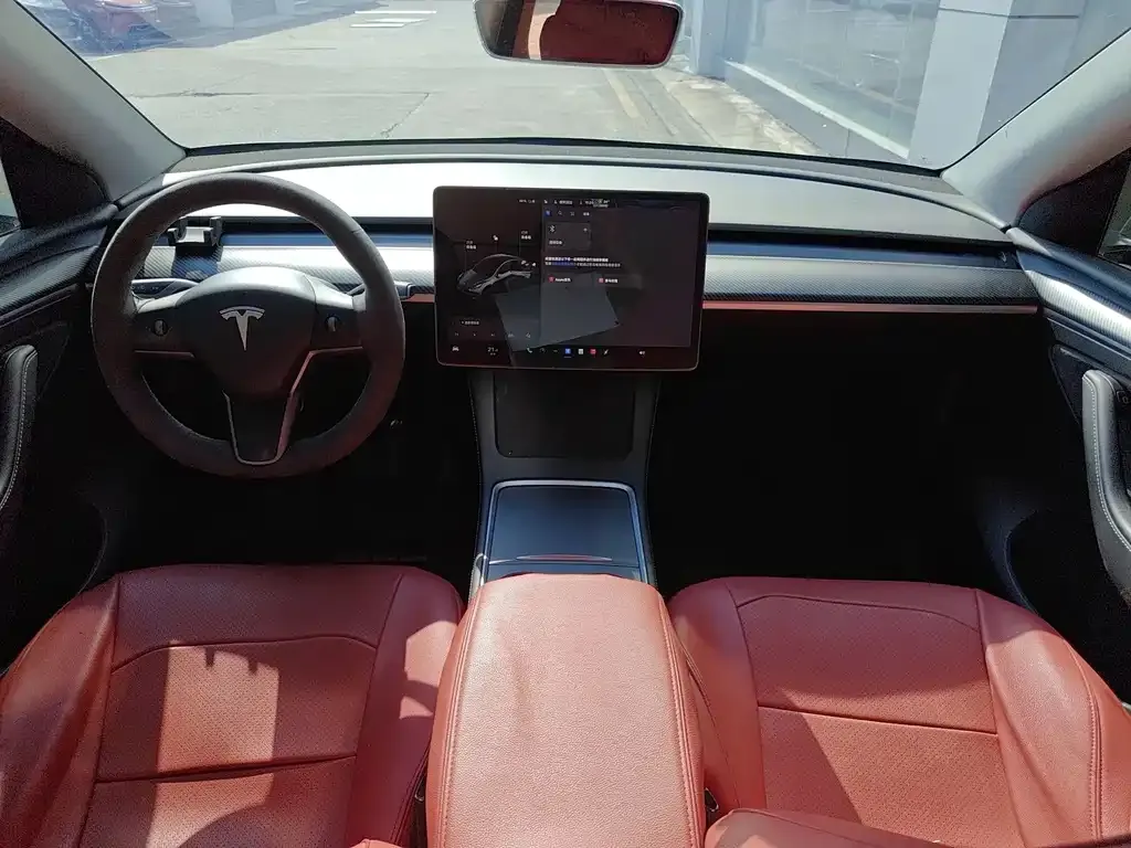 Tesla Model Y — фото 5