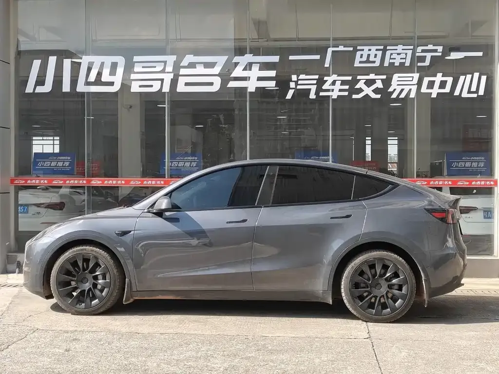 Tesla Model Y — фото 3