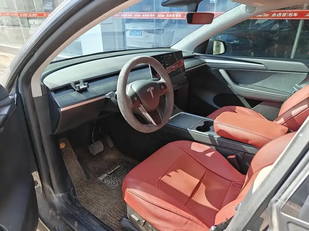 Tesla Model Y — фото 7