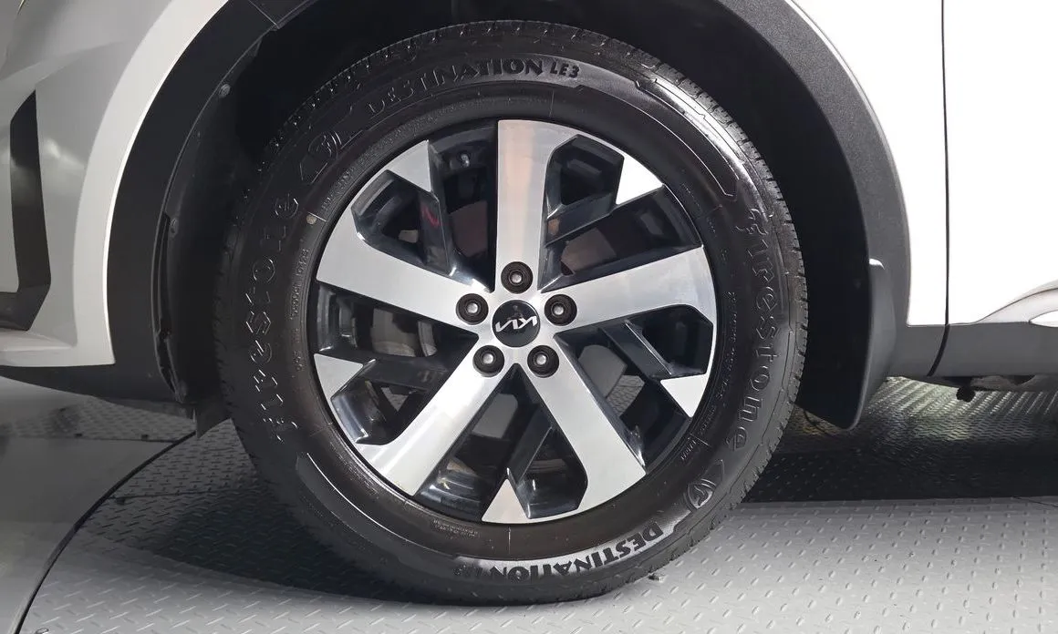 Kia Sorento — фото 7
