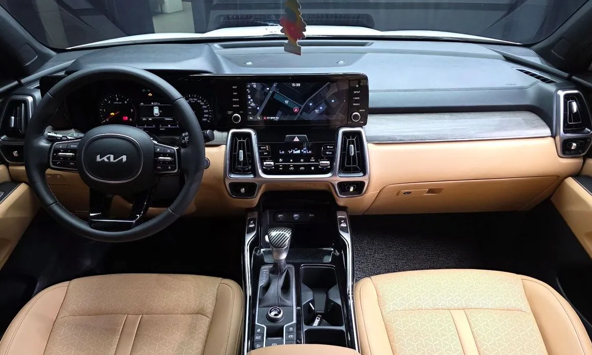 Kia Sorento — фото 9