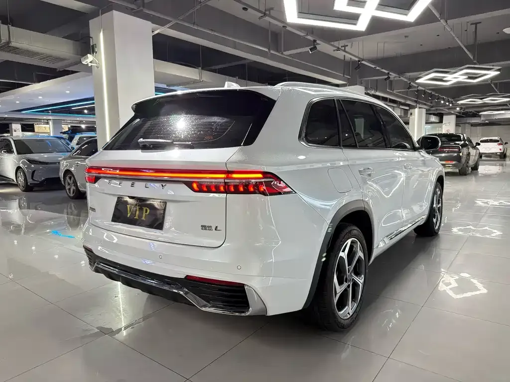 Geely Xingyue L — фото 10