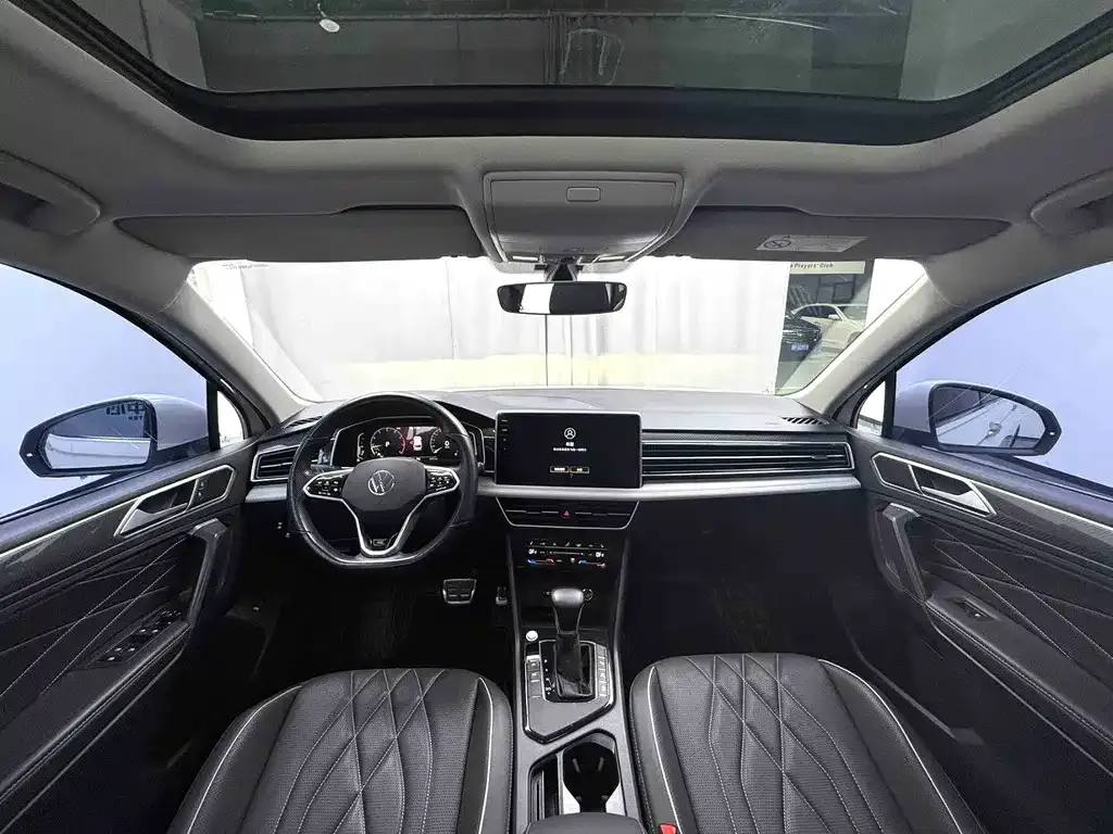 Volkswagen Tiguan L — фото 7