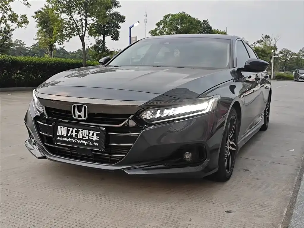Honda Accord — фото 1