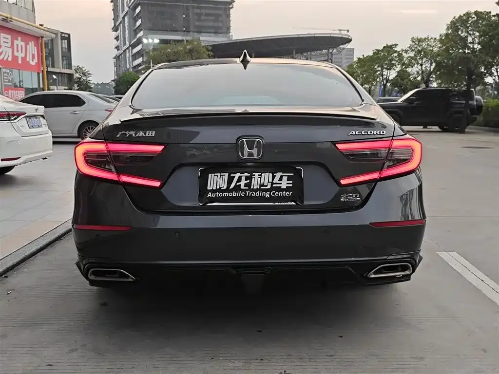 Honda Accord — фото 5