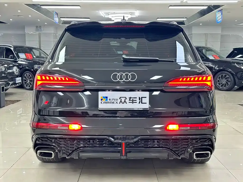 Audi Q7 — фото 3