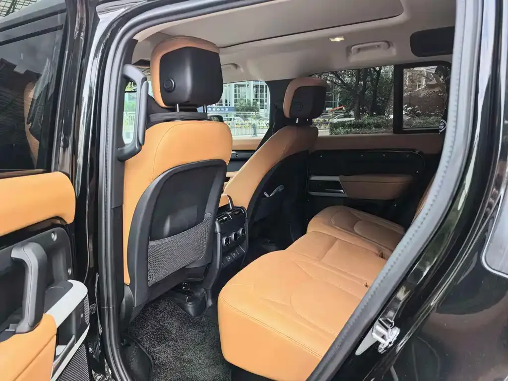 Land Rover Defender — фото 10