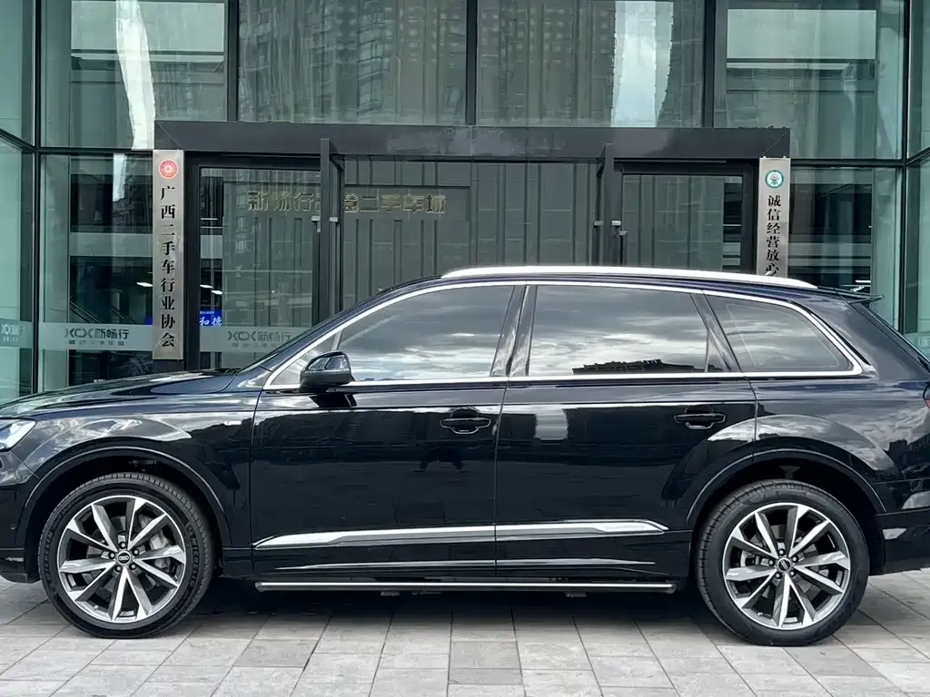 Audi Q7 — фото 5