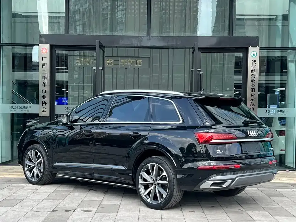Audi Q7 — фото 6