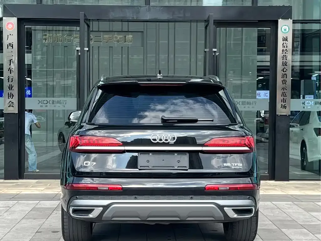 Audi Q7 — фото 2