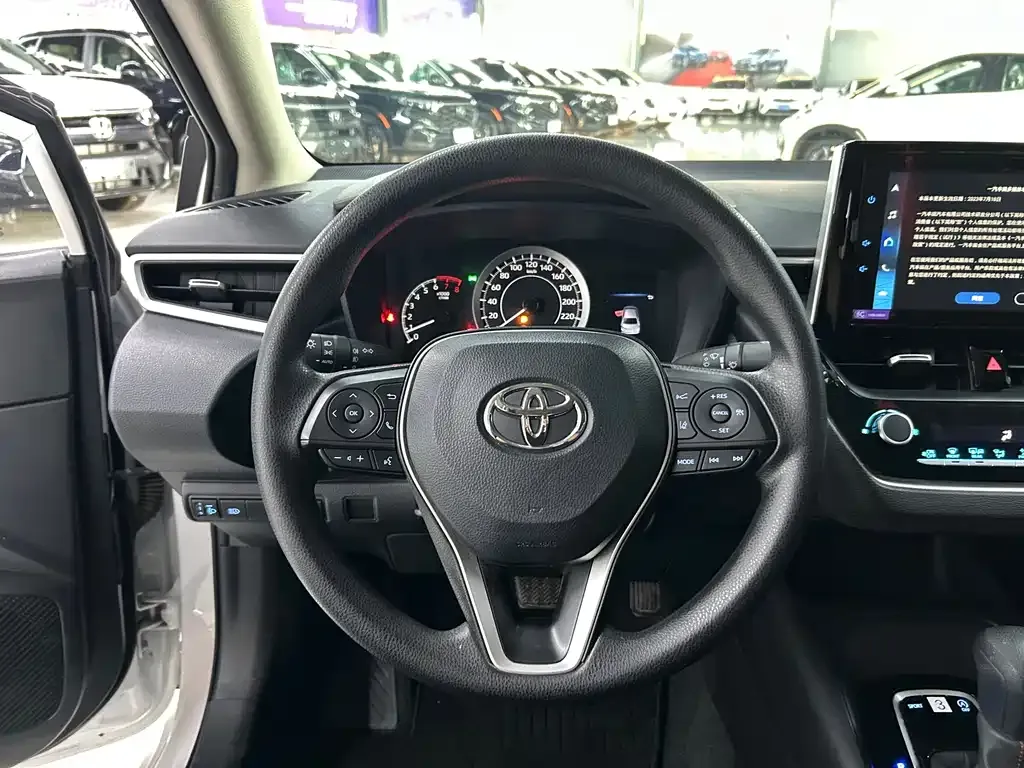 Toyota Corolla — фото 10