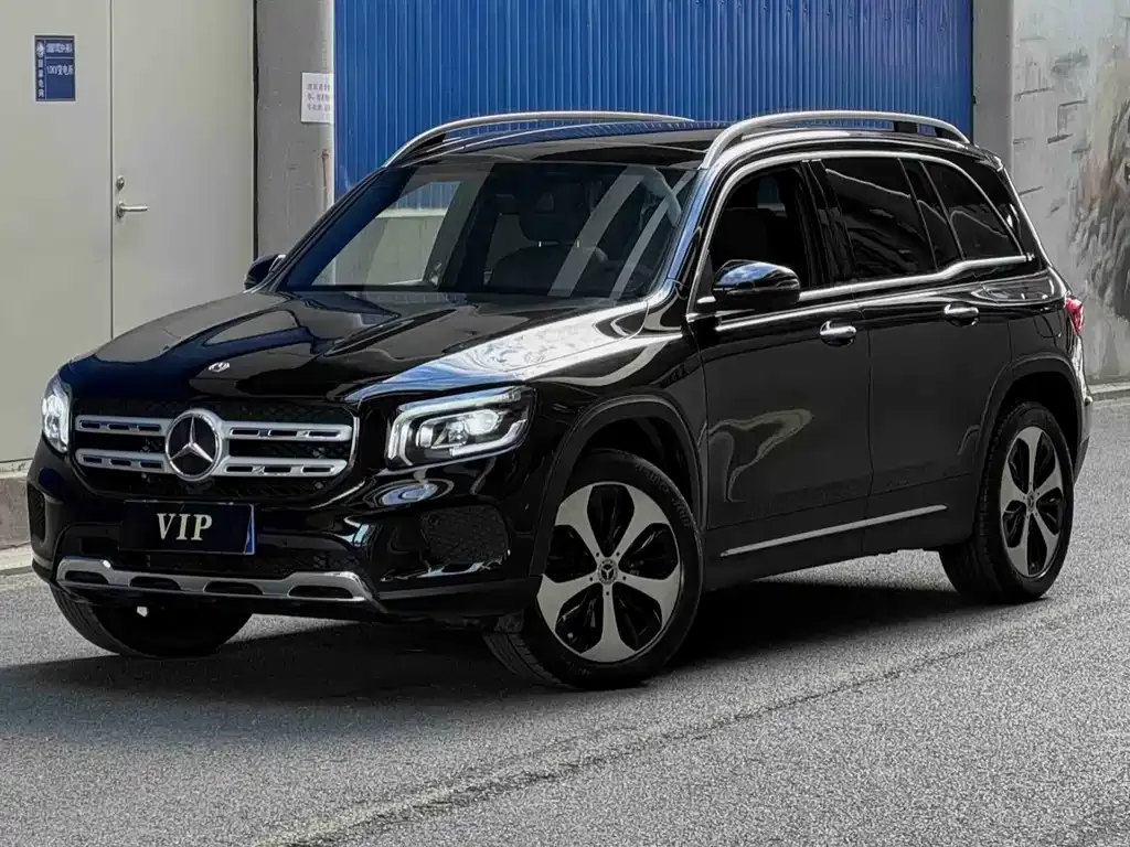 Mercedes-Benz GLB — фото 1