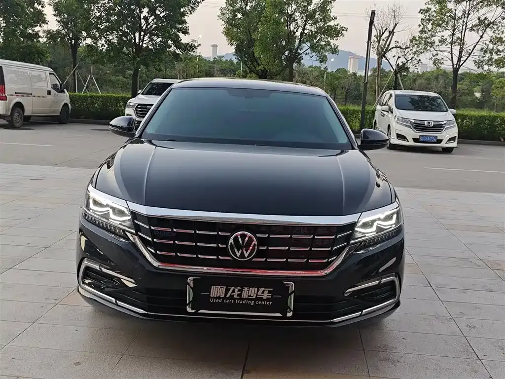 Volkswagen Passat PHEV — фото 4