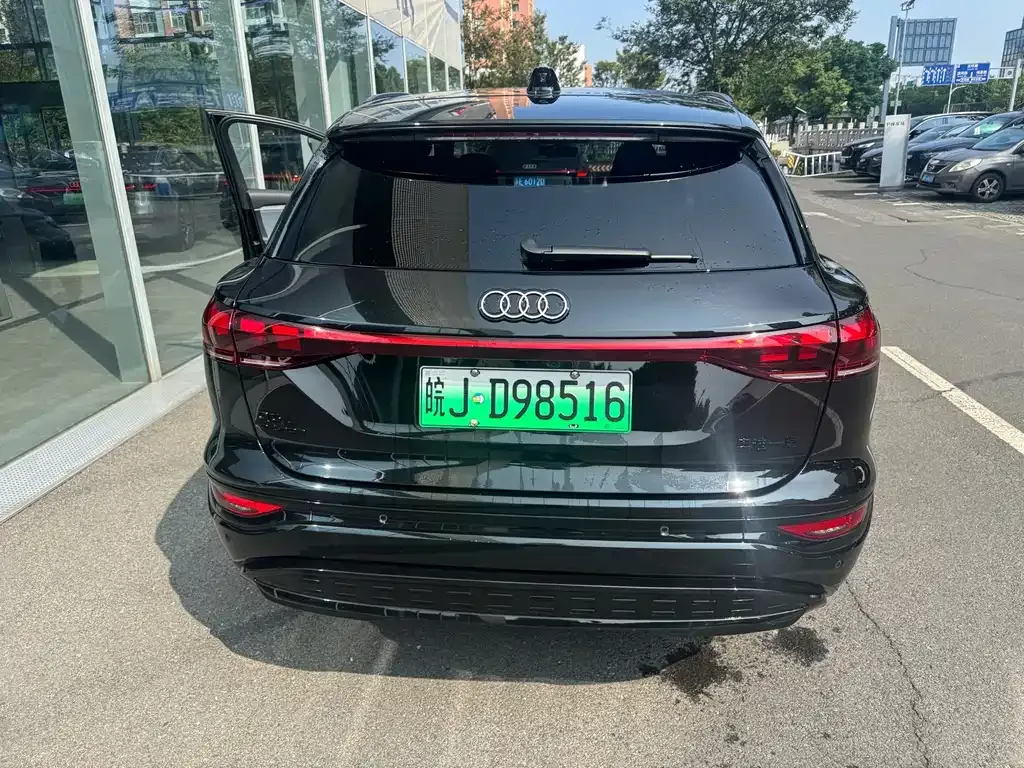 Audi Q6L e-tron — фото 9