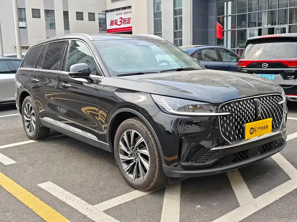 Lincoln Aviator — фото 10