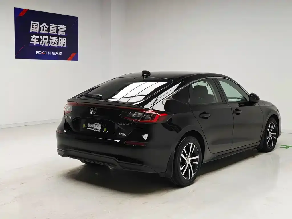 Honda Civic — фото 10