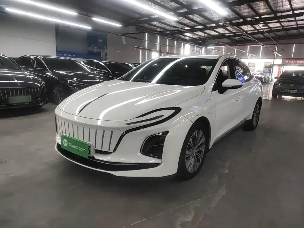 Hongqi E-QM5 — фото 9