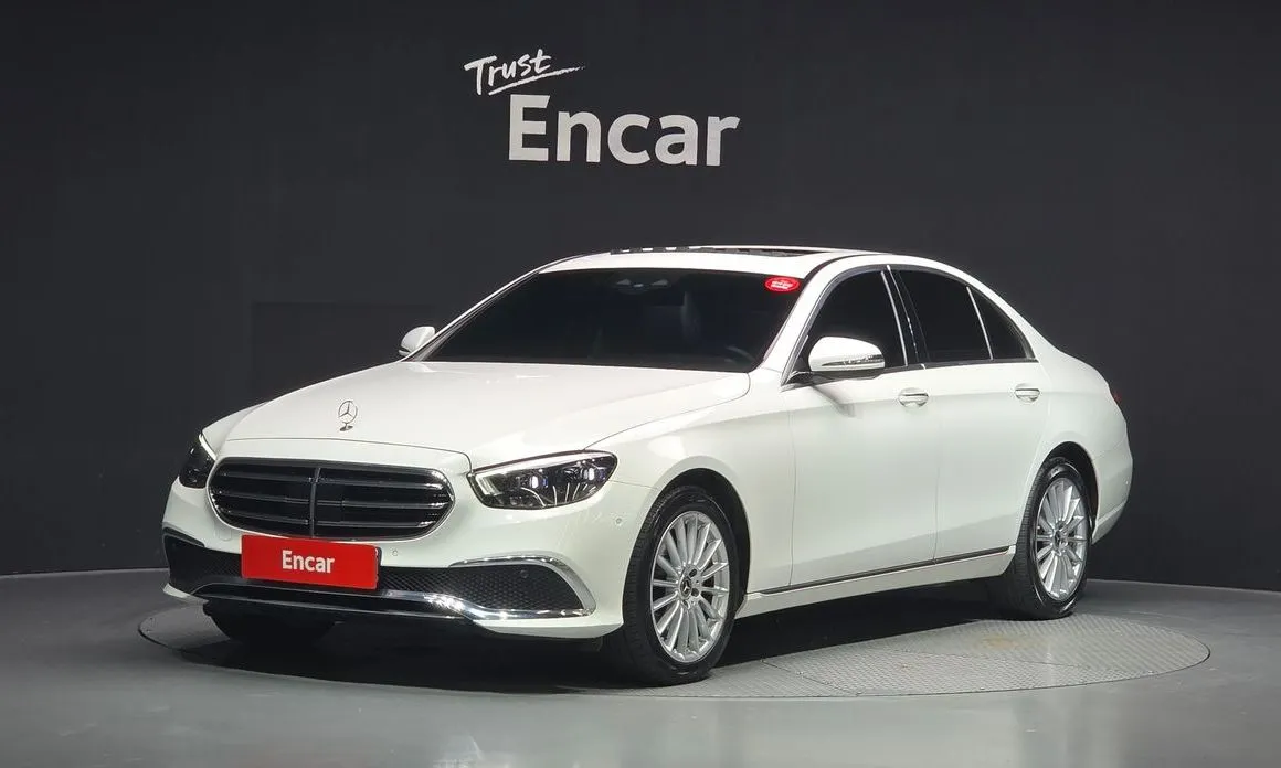 Mercedes-Benz E-Class — фото 1